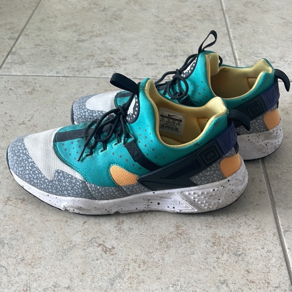 NIKE 🟢 HUARACHE 🟣 Size 11 US - Picture 4 of 5